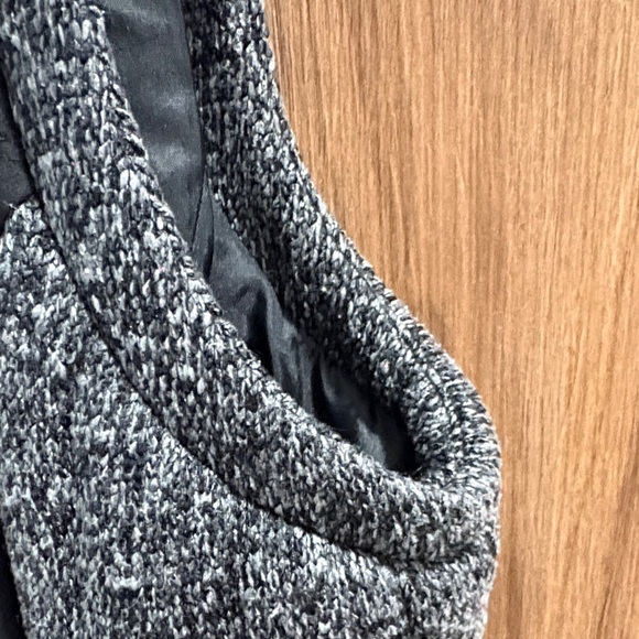 Women's style & Co. sport Black and Gray Puffer Vest size S. - Picture 4 of 7
